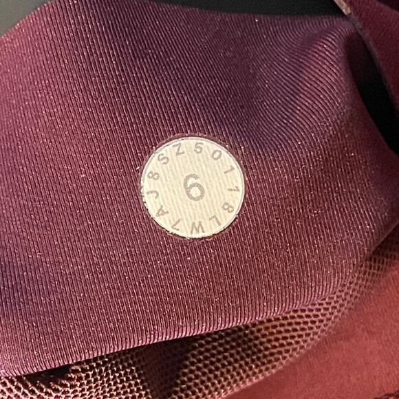 Lululemon In Movement Short *Everlux 2.5" - Picture 6 of 16